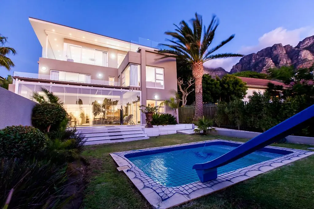 Villa On 1St Crescent Cape Town