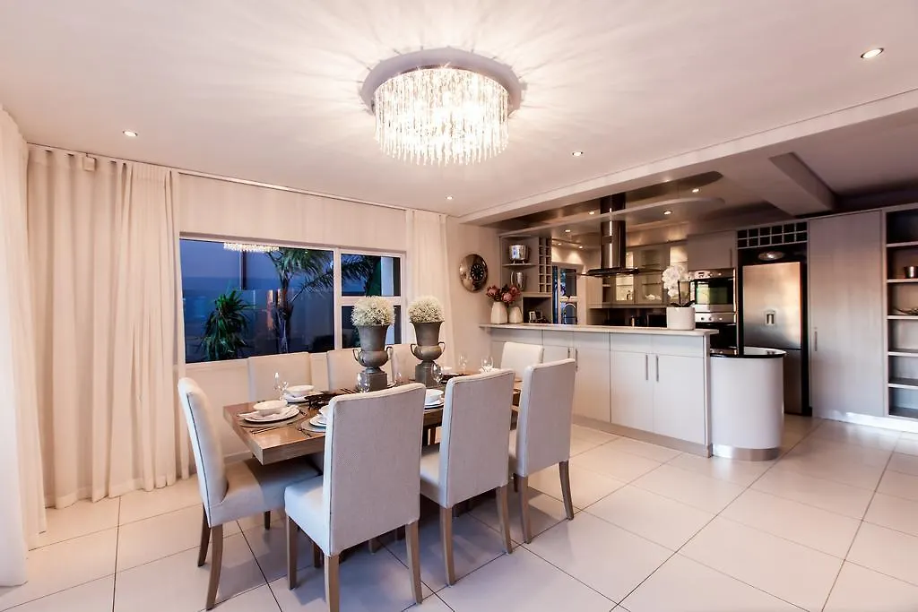Villa On 1St Crescent Cape Town