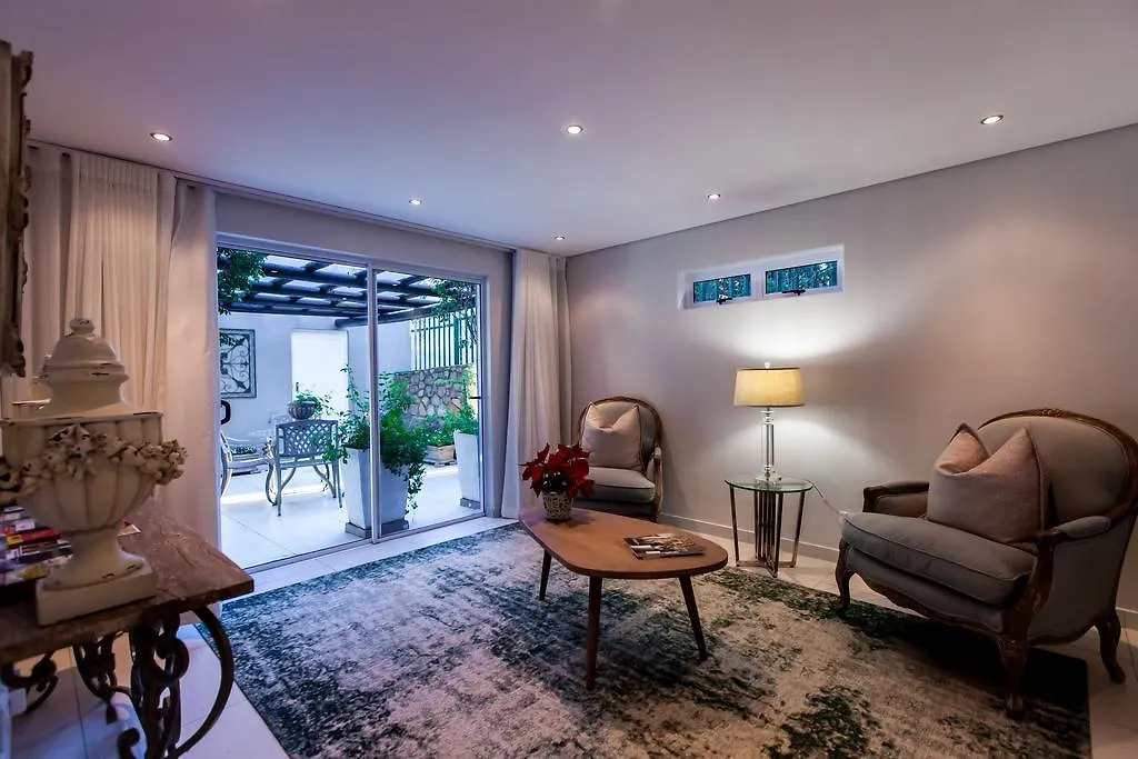 Villa On 1St Crescent Cape Town