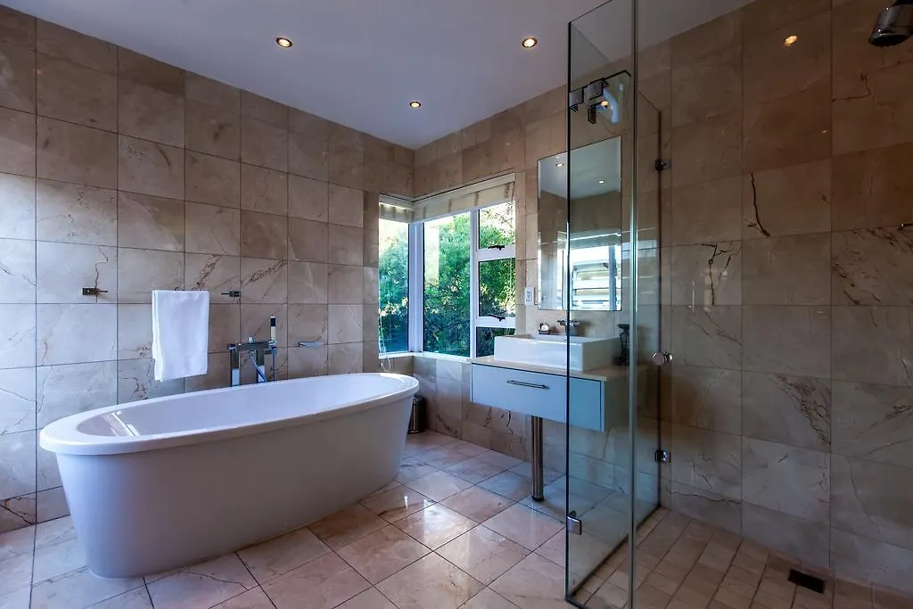 Villa On 1St Crescent Cape Town